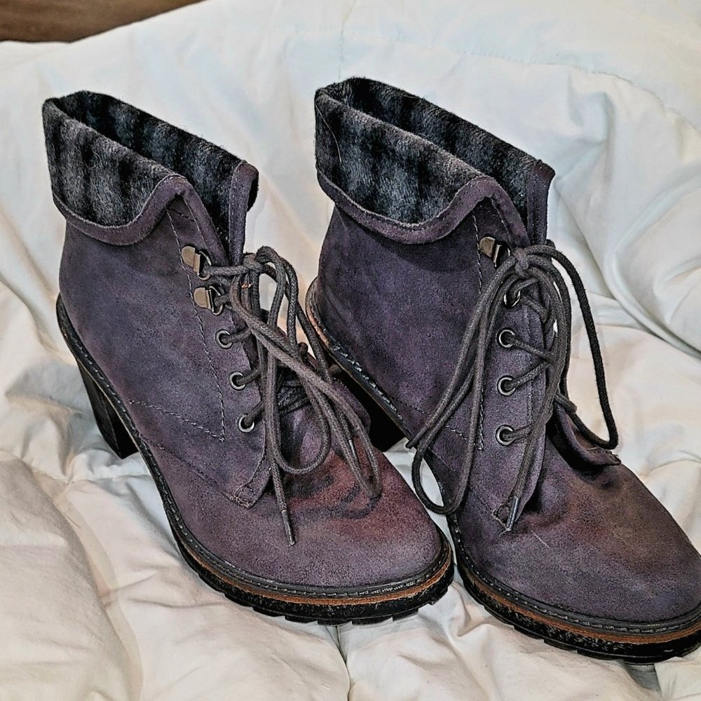 White Mountain Boots, size 8, GRAY